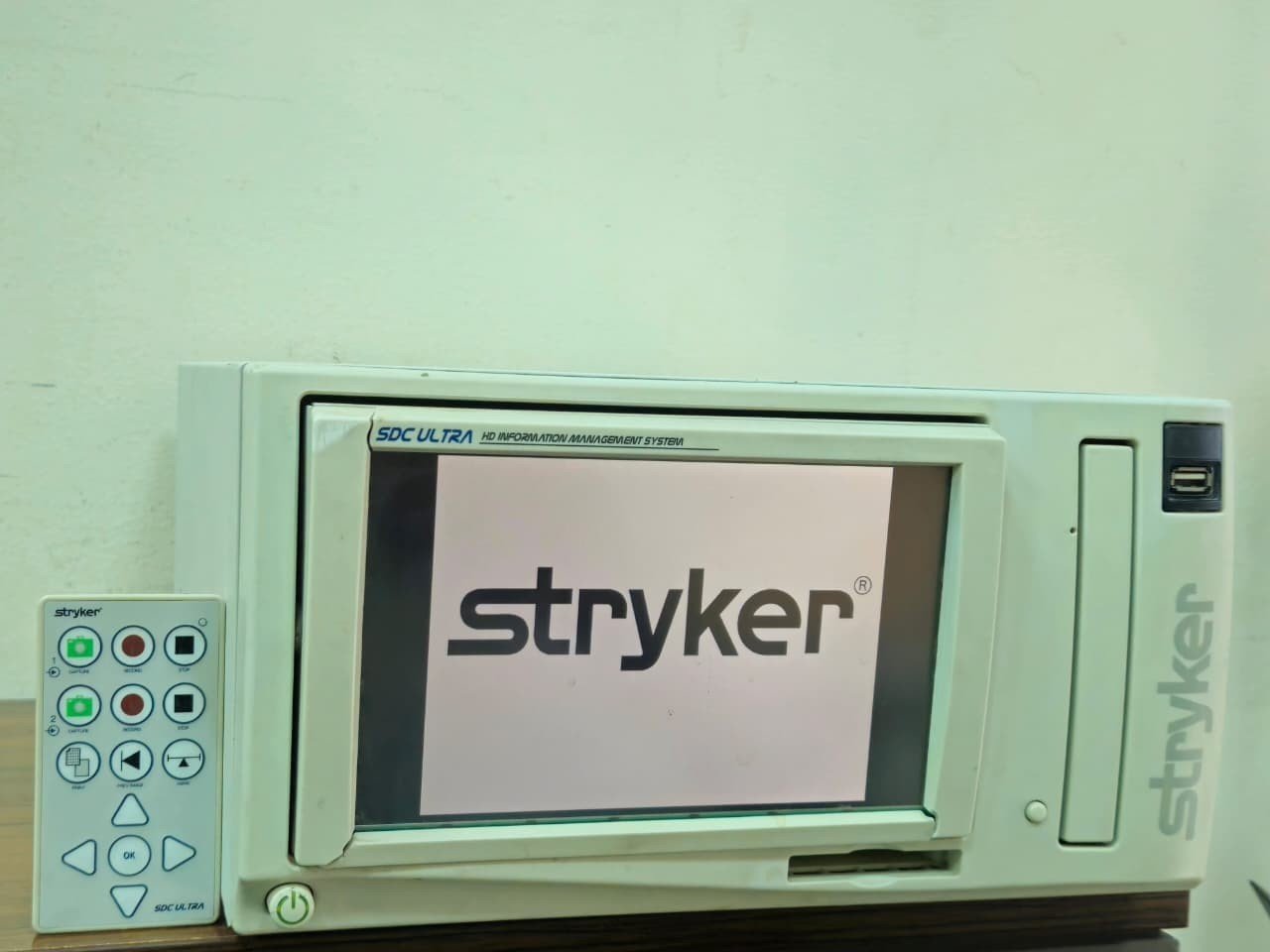 Stryker SDC Ultra HD Information Management System 240-050-988 + Remote